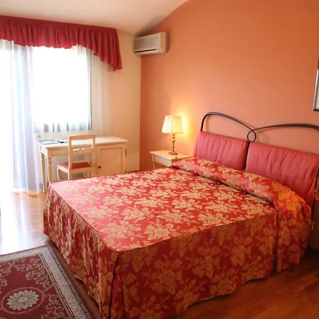 Hotel Ristorante La Rosina 3*